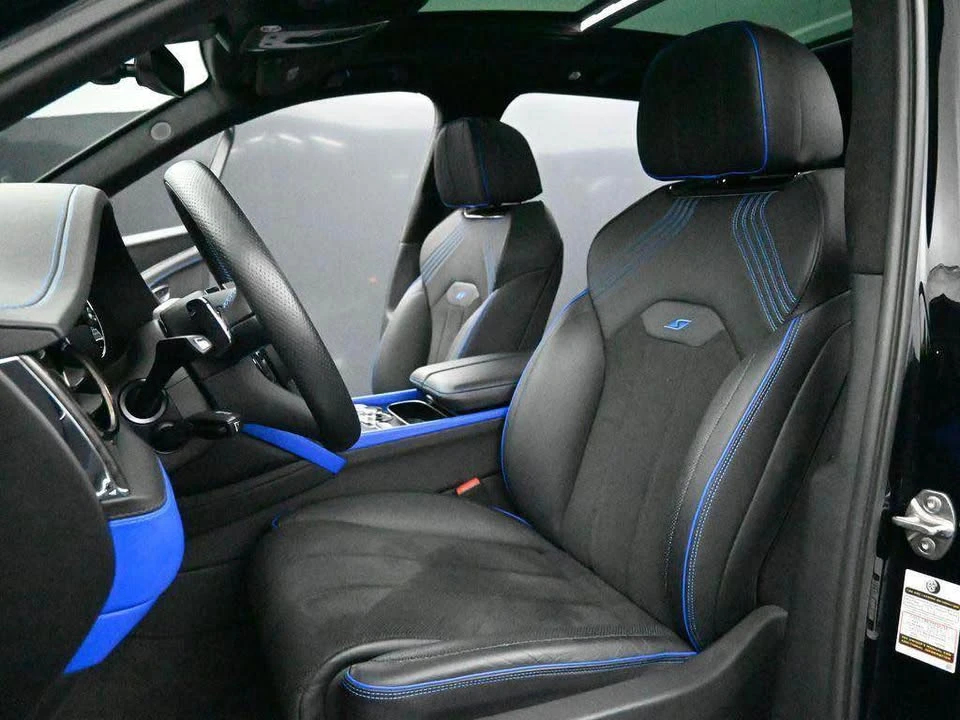 2025 Bentley Bentayga - Image 7 of 10