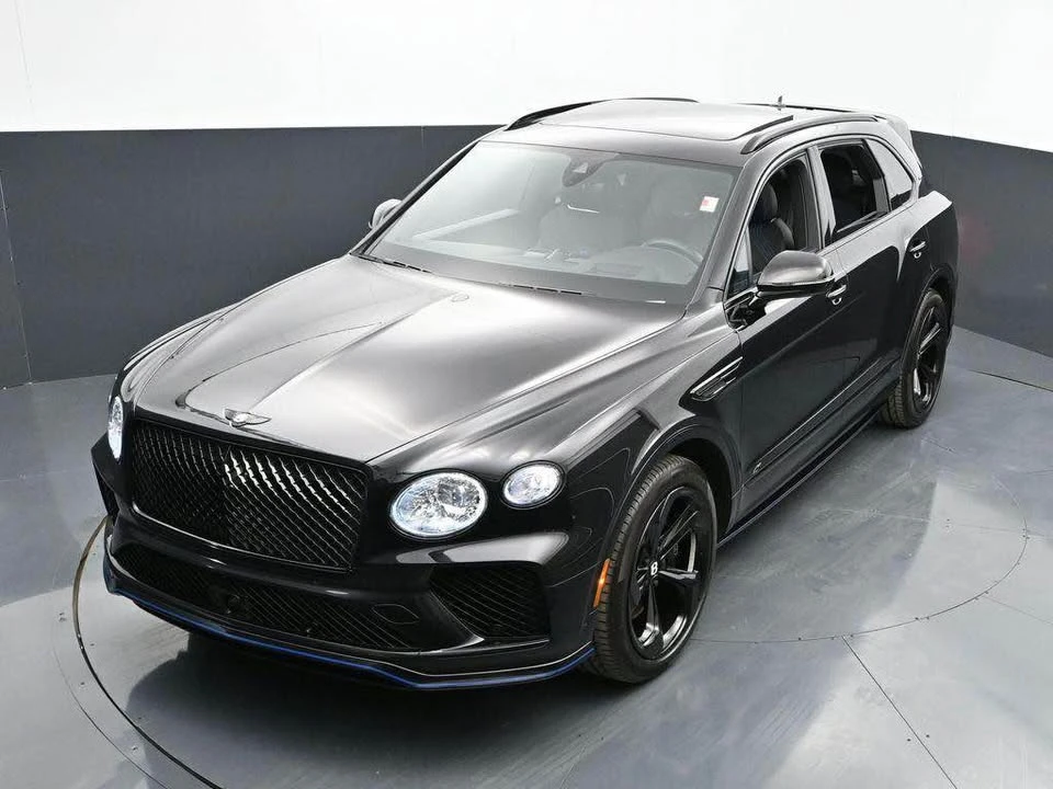 2025 Bentley Bentayga - Image 2 of 10
