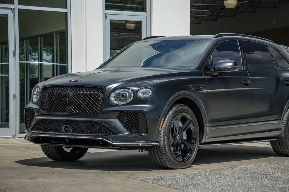 2025 Bentley Bentayga - Image 2 of 12