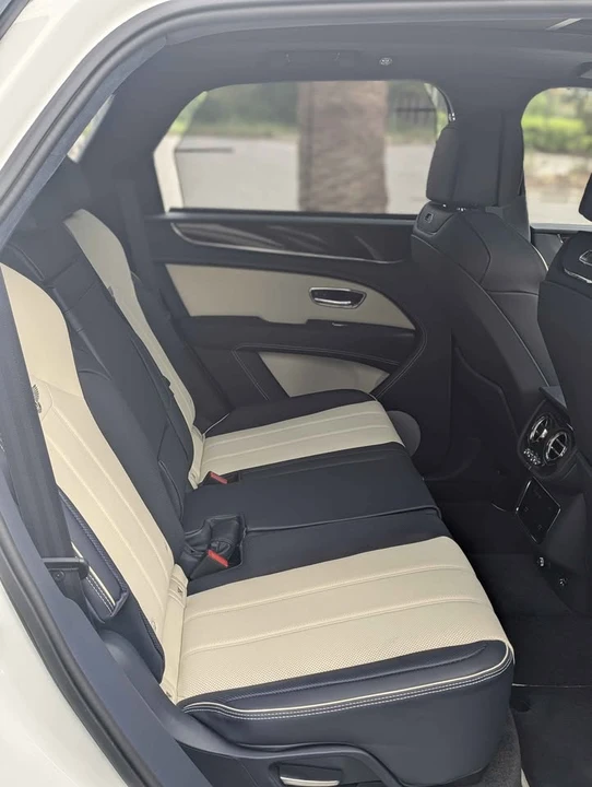 2025 Bentley Bentayga - Image 11 of 11