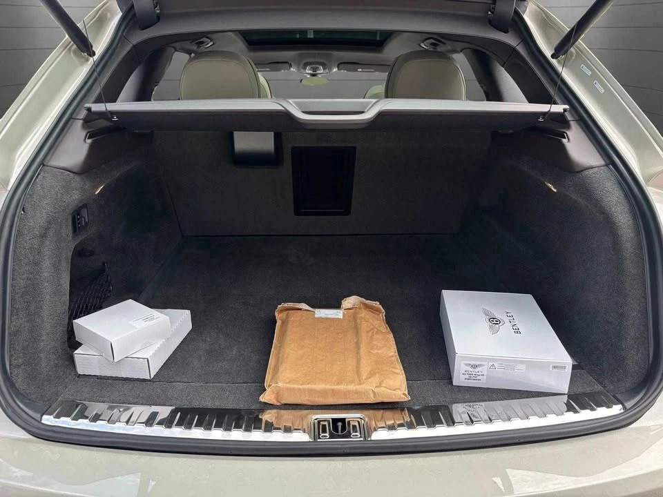 2025 Bentley Bentayga - Image 11 of 11