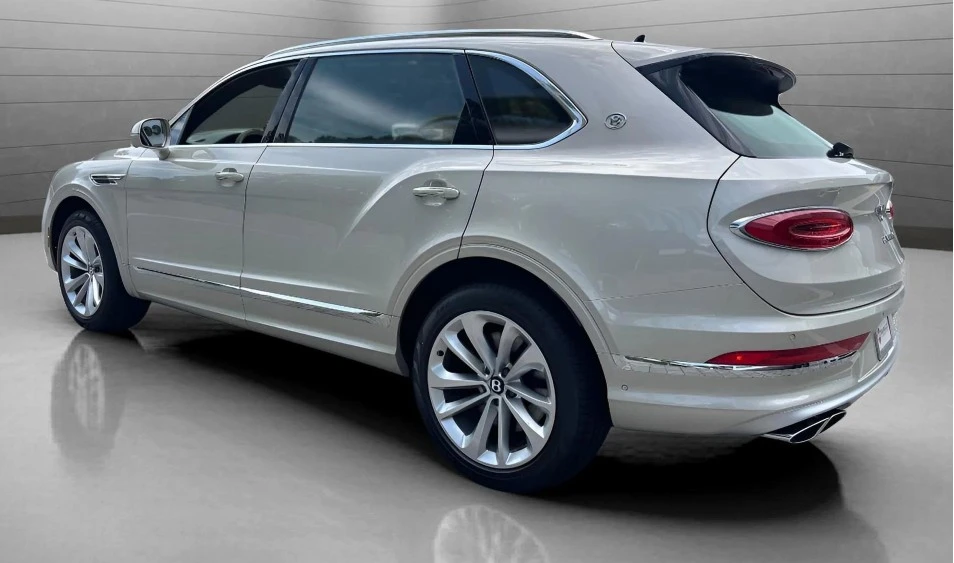 2025 Bentley Bentayga - Image 4 of 11
