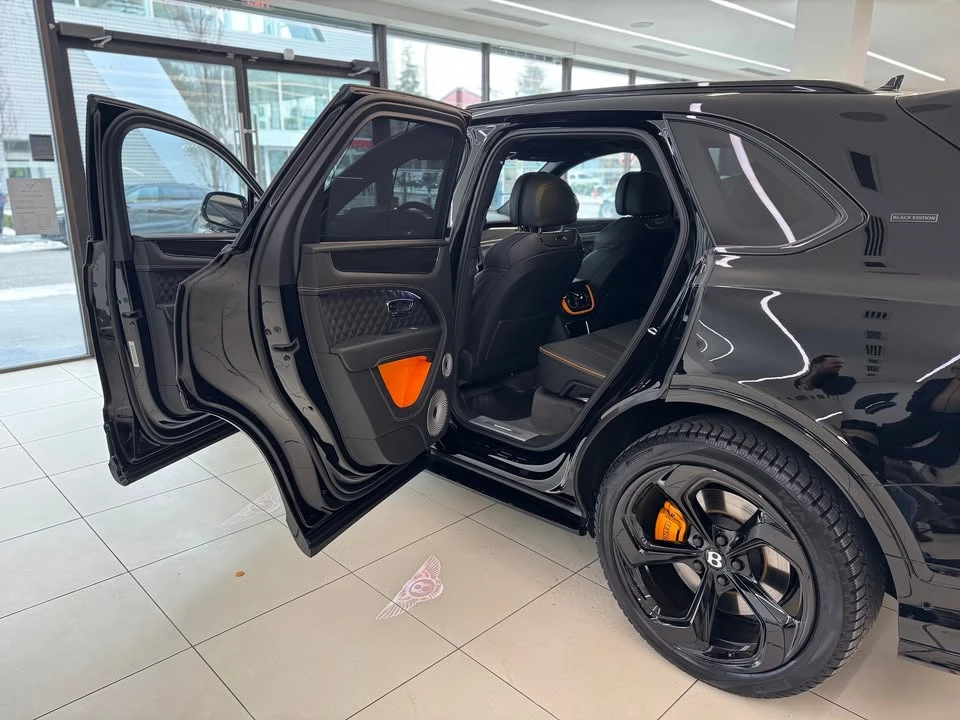 2025 Bentley Bentayga - Image 11 of 11