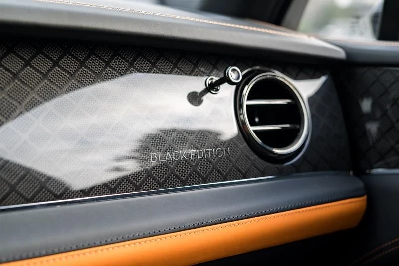 2025 Bentley Bentayga - Image 6 of 11