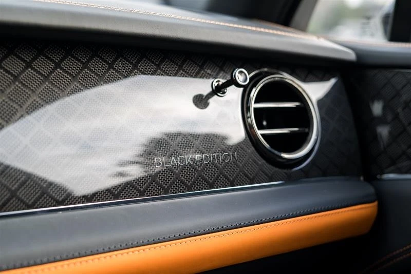 2025 Bentley Bentayga - Image 6 of 11
