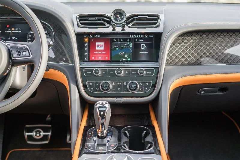 2025 Bentley Bentayga - Image 8 of 11