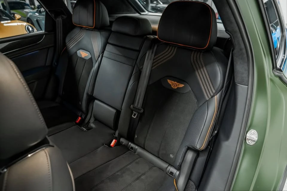 2025 Bentley Bentayga - Image 9 of 12