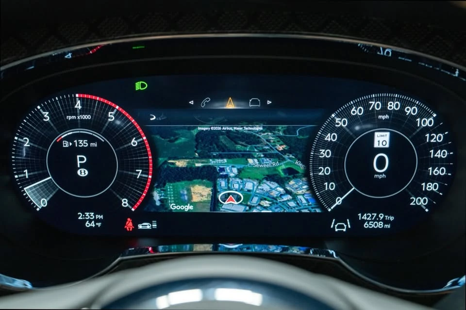 2025 Bentley Bentayga - Image 10 of 12