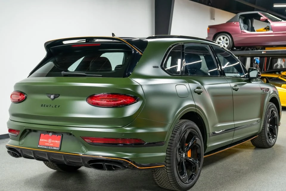 2025 Bentley Bentayga - Image 8 of 20