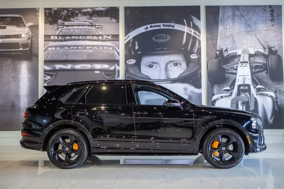 2025 Bentley Bentayga - Image 2 of 20