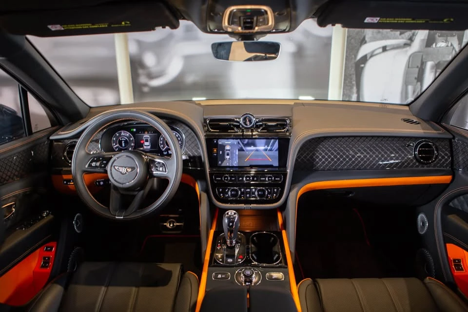 2025 Bentley Bentayga - Image 6 of 20