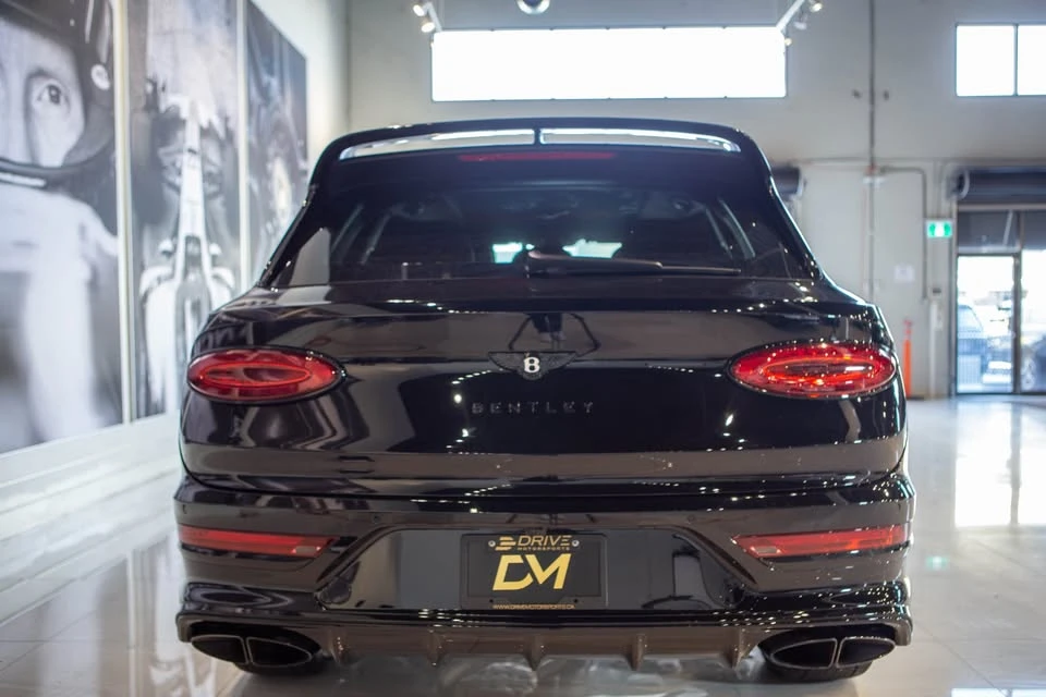 2025 Bentley Bentayga - Image 3 of 20
