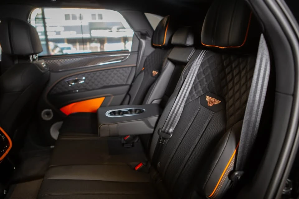 2025 Bentley Bentayga - Image 10 of 20