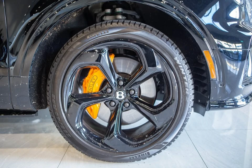 2025 Bentley Bentayga - Image 5 of 20