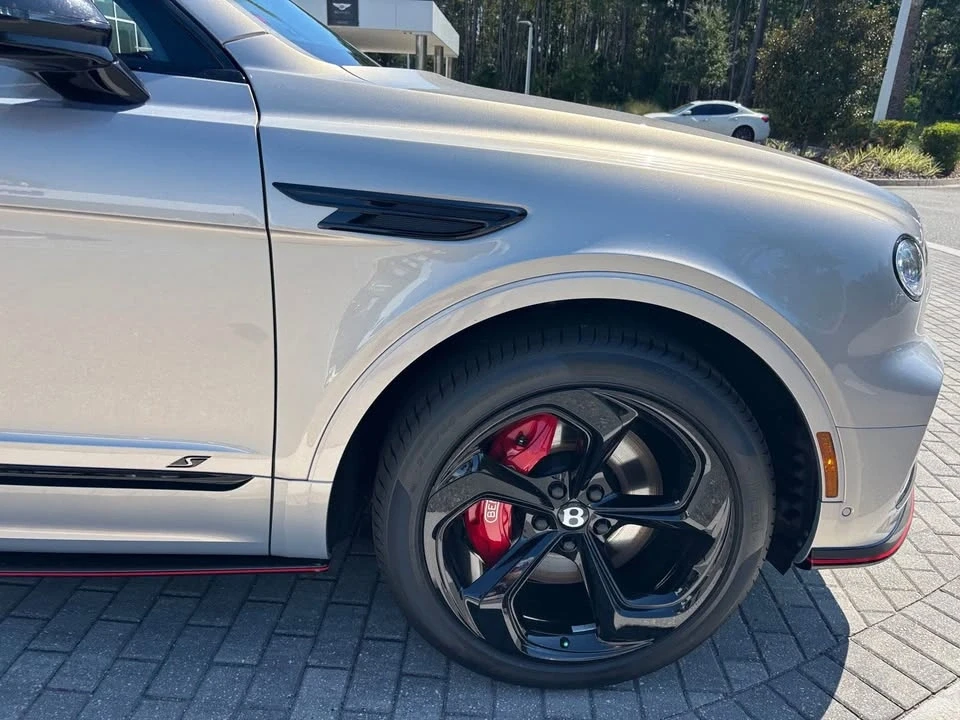 2025 Bentley Bentayga - Image 6 of 20