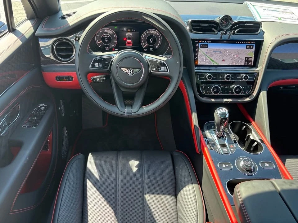2025 Bentley Bentayga - Image 18 of 20