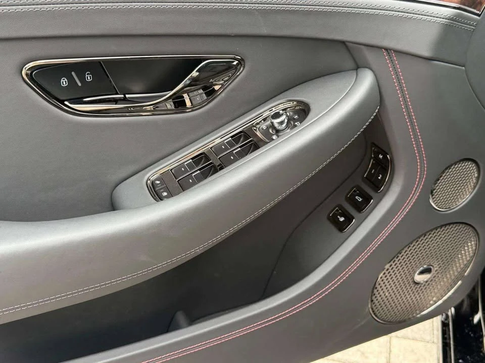 2025 Bentley Continental GT Mulliner 3rd Gen - Image 9 of 11