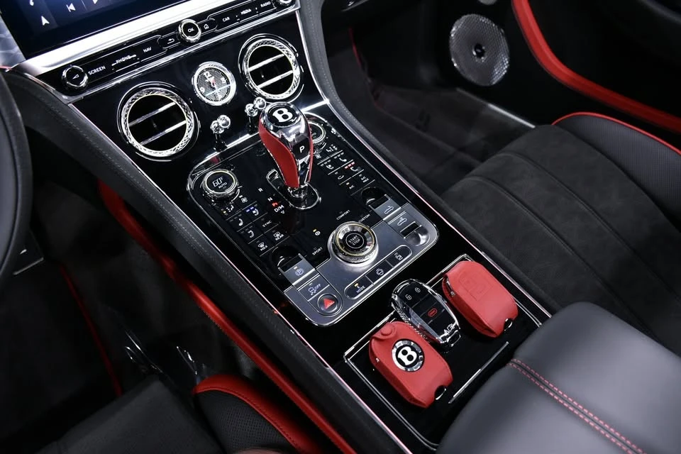 2025 Bentley Continental GT Speed 3rd Gen - Image 18 of 20