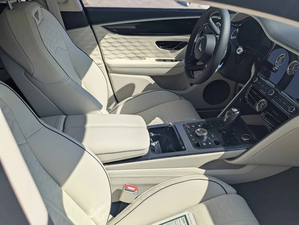 2025 Bentley Continental - Image 15 of 17