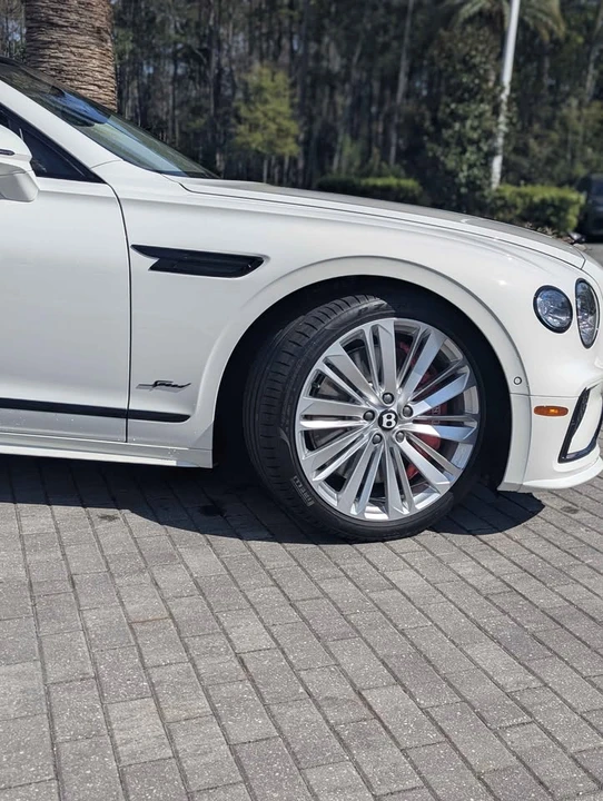 2025 Bentley Continental - Image 16 of 17
