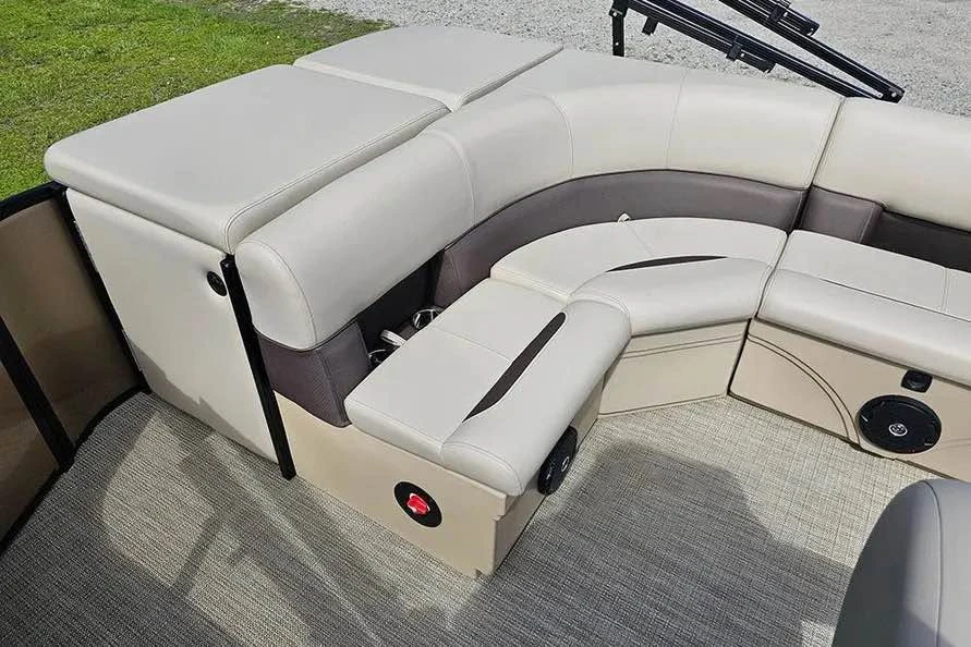 2025 Bentley - Image 7 of 7