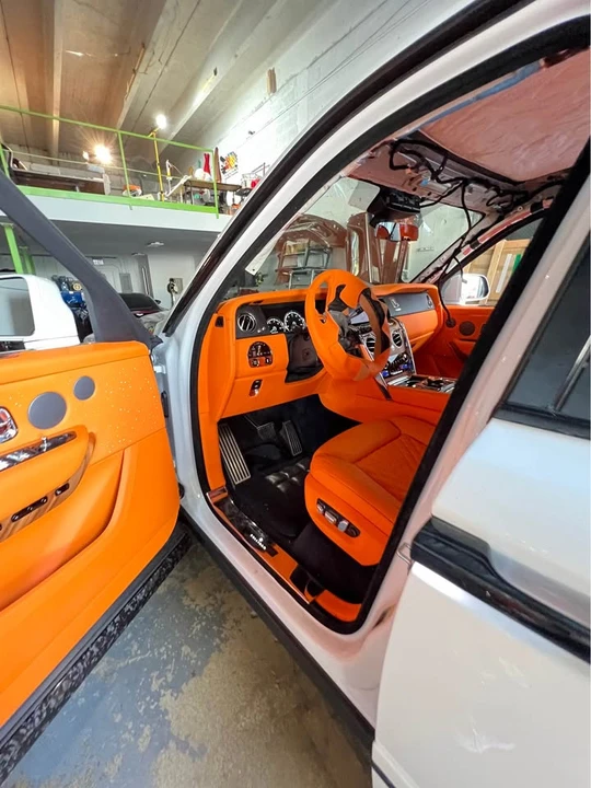 2025 Rolls-Royce Cullinan - Image 2 of 2