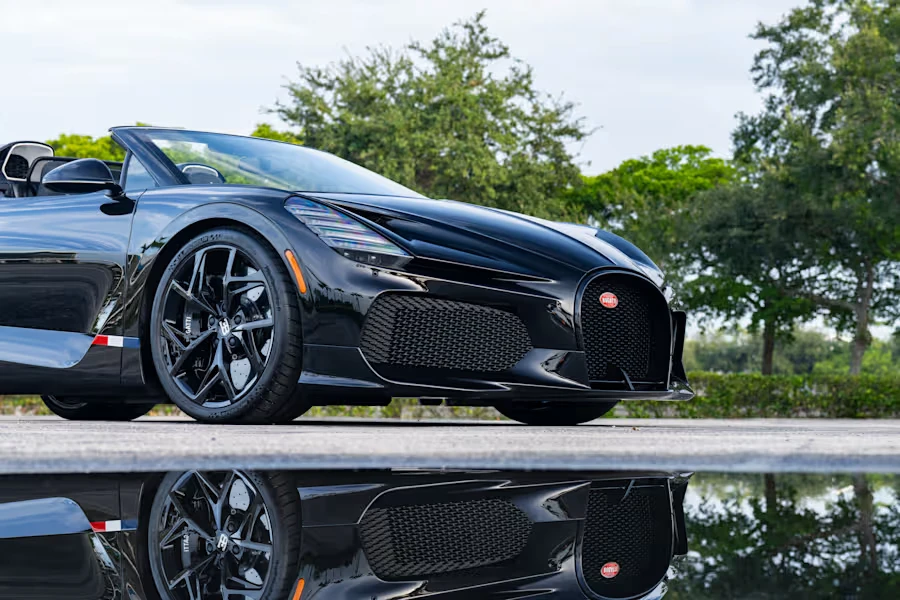 2025 Bugatti Chiron - Image 25 of 31