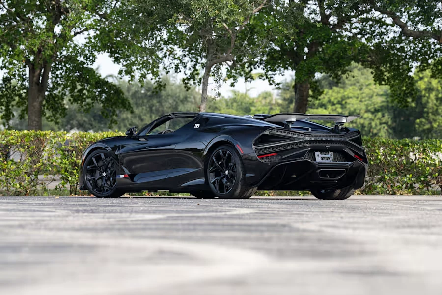 2025 Bugatti Chiron - Image 26 of 31