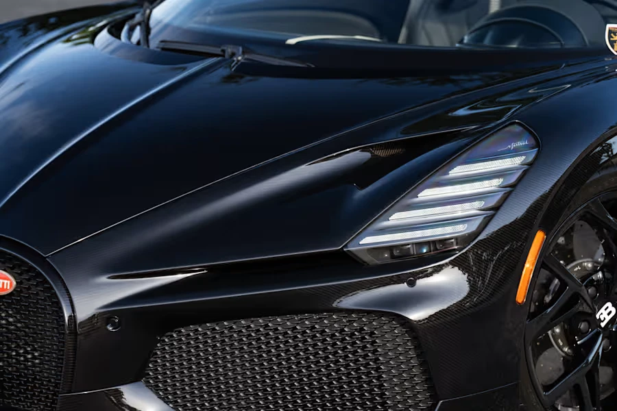2025 Bugatti Chiron - Image 22 of 31