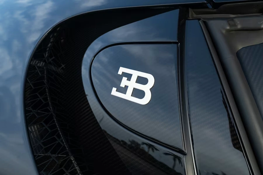 2025 Bugatti Chiron - Image 11 of 31
