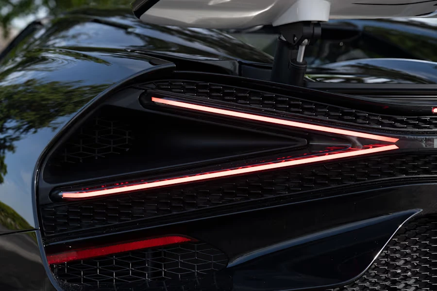 2025 Bugatti Chiron - Image 8 of 31