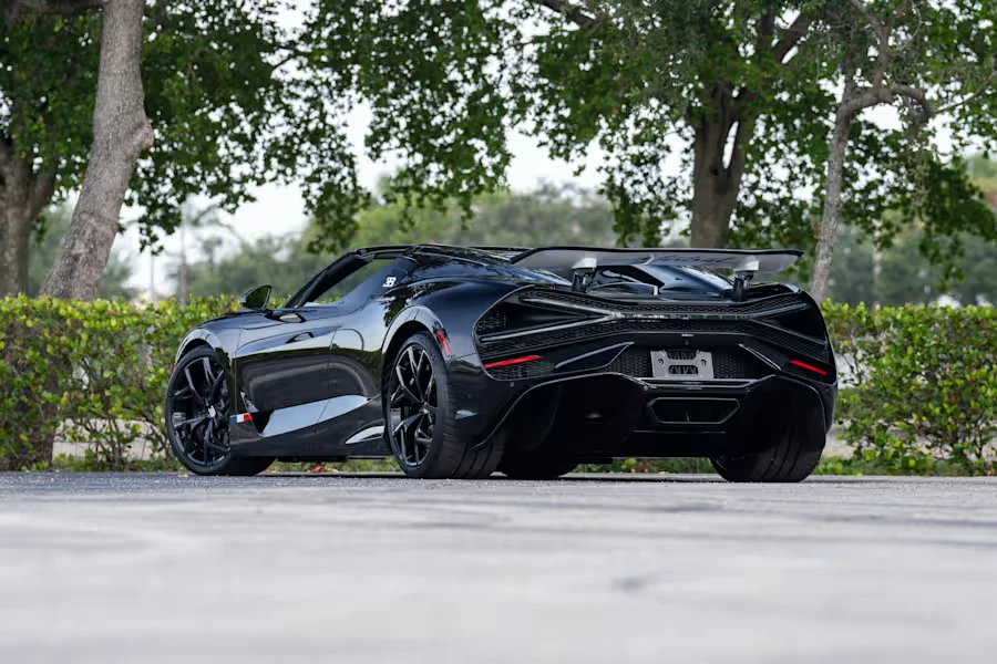 2025 Bugatti Chiron - Image 21 of 31