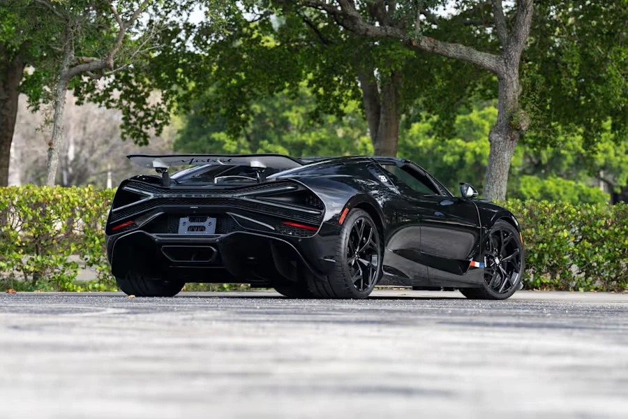 2025 Bugatti Chiron - Image 29 of 31