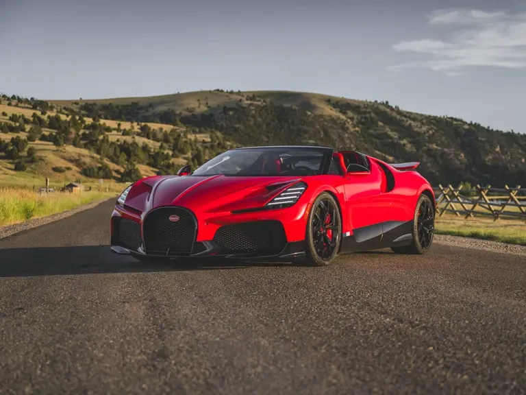 2025 Bugatti Chiron - Image 26 of 31