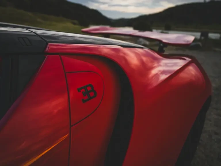 2025 Bugatti Chiron - Image 18 of 31