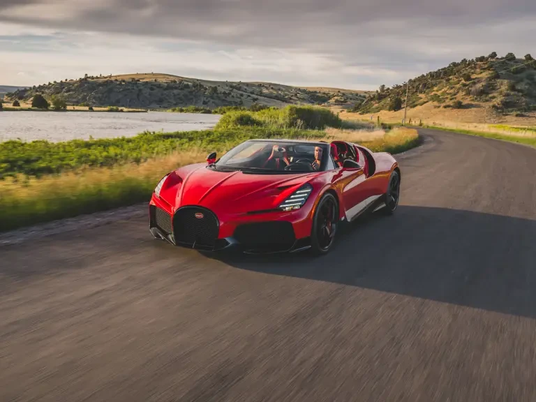 2025 Bugatti Chiron - Image 2 of 31