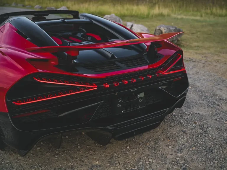2025 Bugatti Chiron - Image 25 of 31