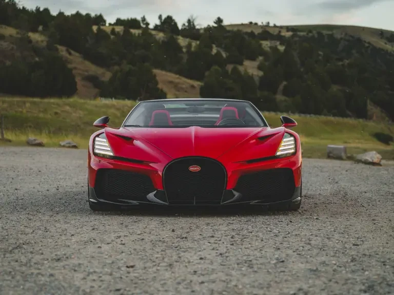2025 Bugatti Chiron - Image 8 of 31