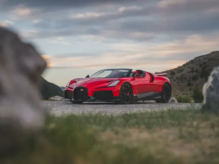 2025 Bugatti Chiron - Image 13 of 31