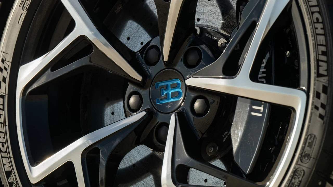 2025 Bugatti Bolide - Image 16 of 31