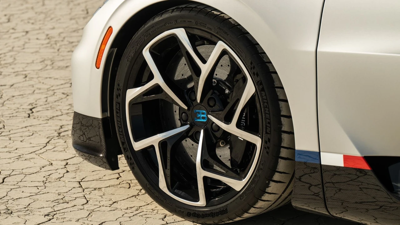 2025 Bugatti Bolide - Image 20 of 31