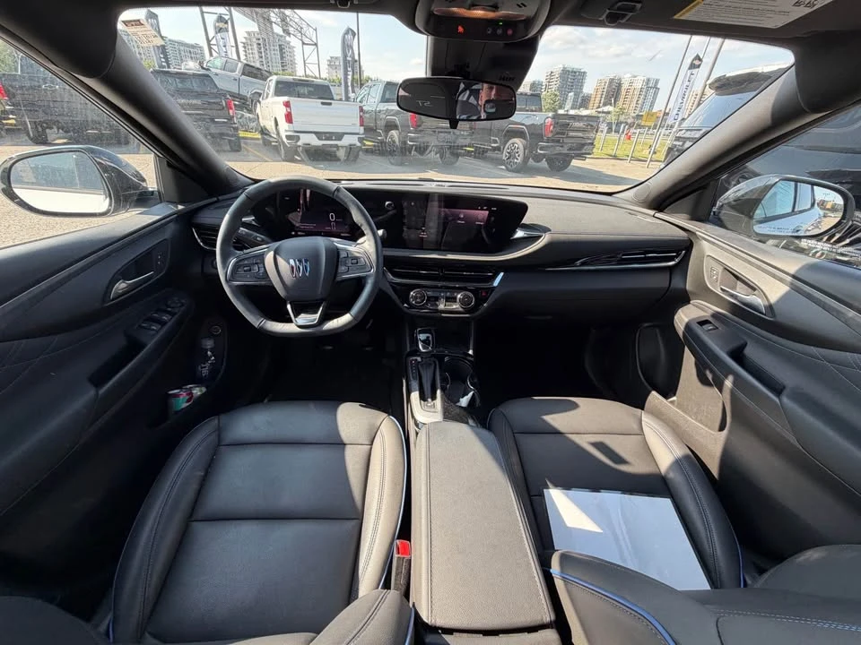2025 Buick Envision - Image 9 of 10