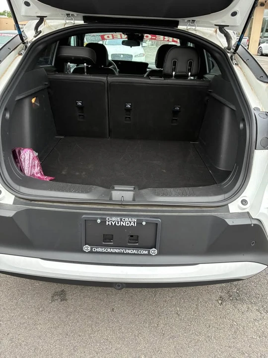 2025 Buick Envision - Image 11 of 12