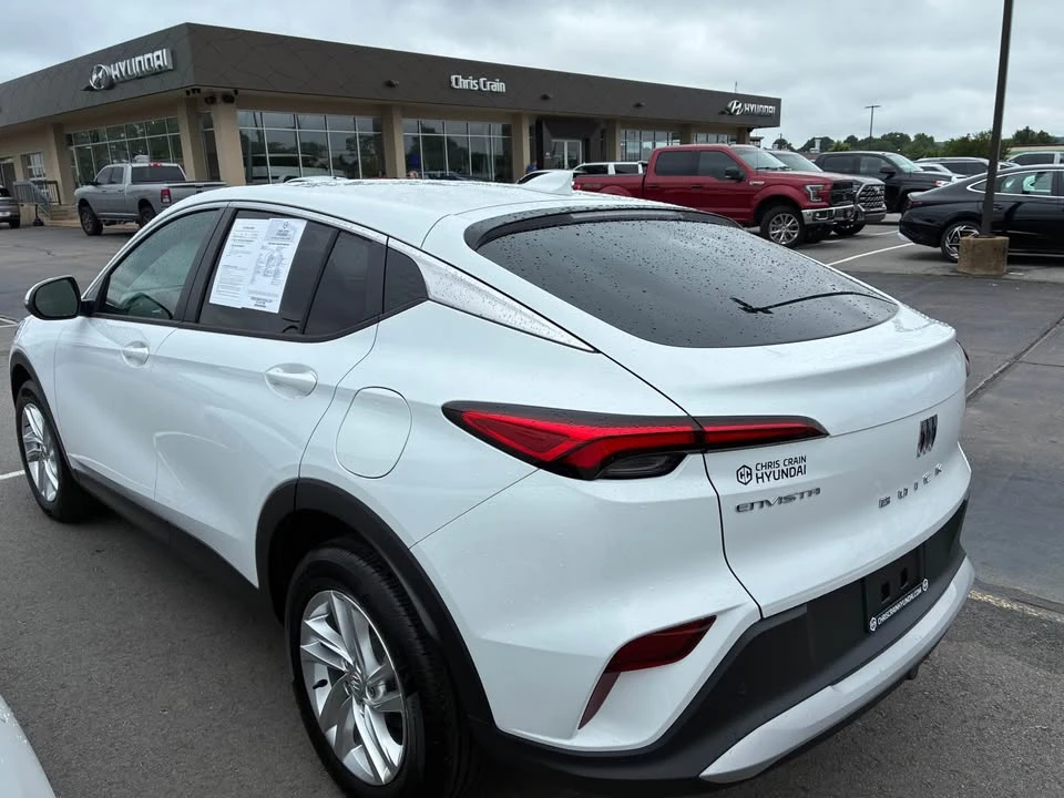 2025 Buick Envision - Image 6 of 12
