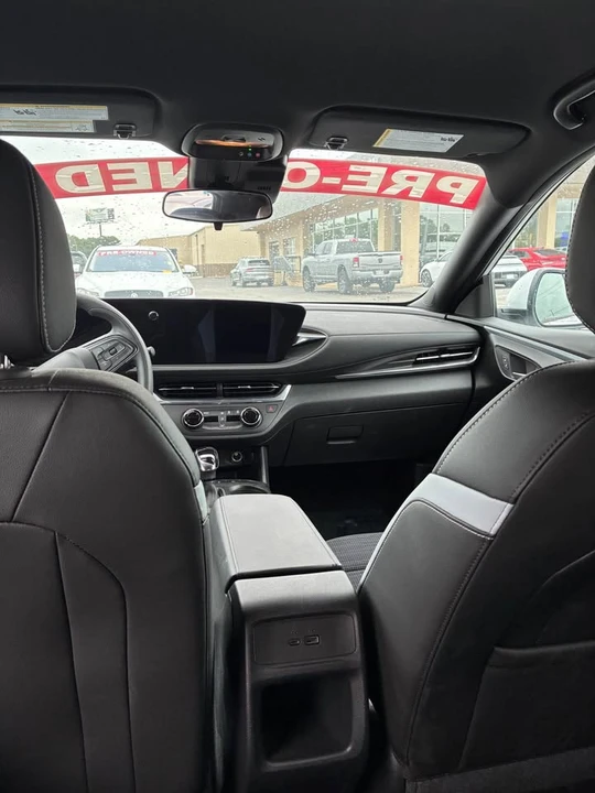 2025 Buick Envision - Image 7 of 12