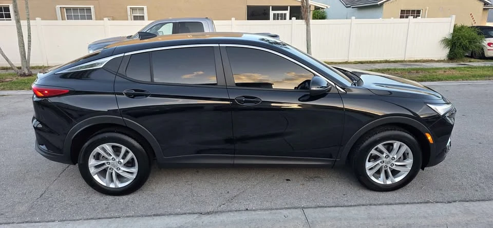 2025 Buick Envision - Image 3 of 17