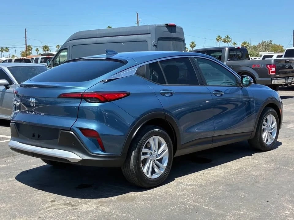 2025 Buick Envision - Image 9 of 20