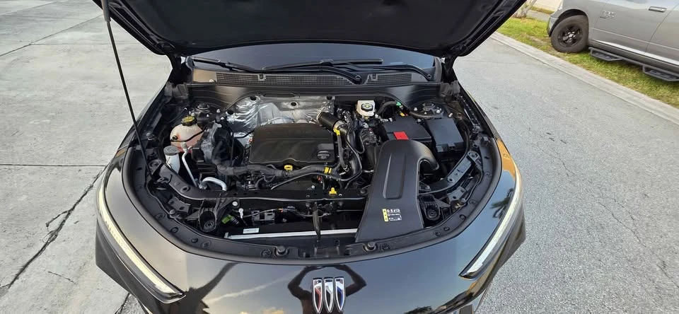 2025 Buick Envision - Image 16 of 17