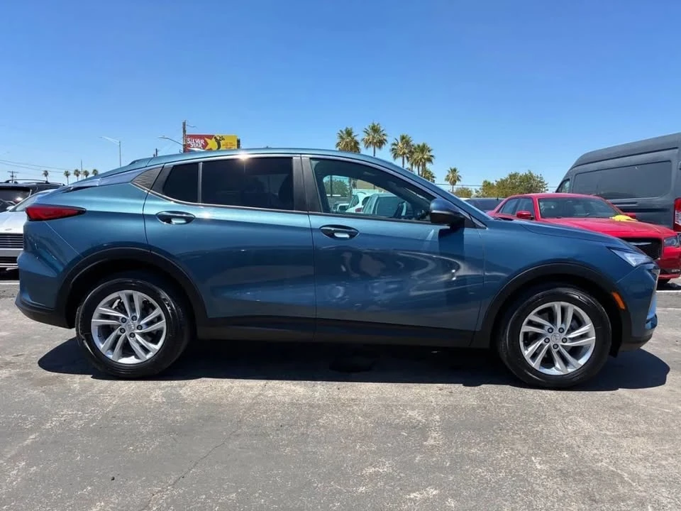 2025 Buick Envision - Image 11 of 20