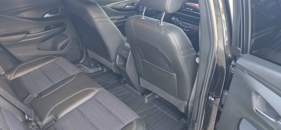 2025 Buick Envision - Image 12 of 17